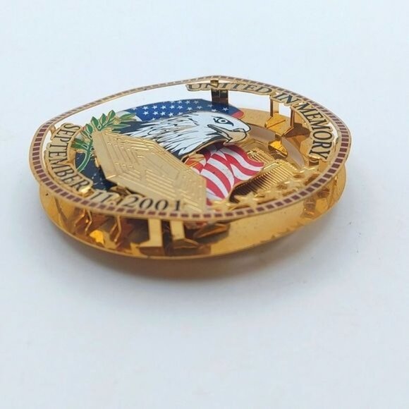 United In Memory September 11th 2001 Commemorative Ornament Eagle American Flag - Picture 4 of 5
